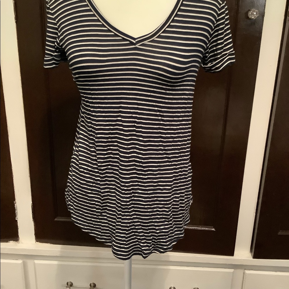 The Cozy Tee V-neck black and white top. Size Small.